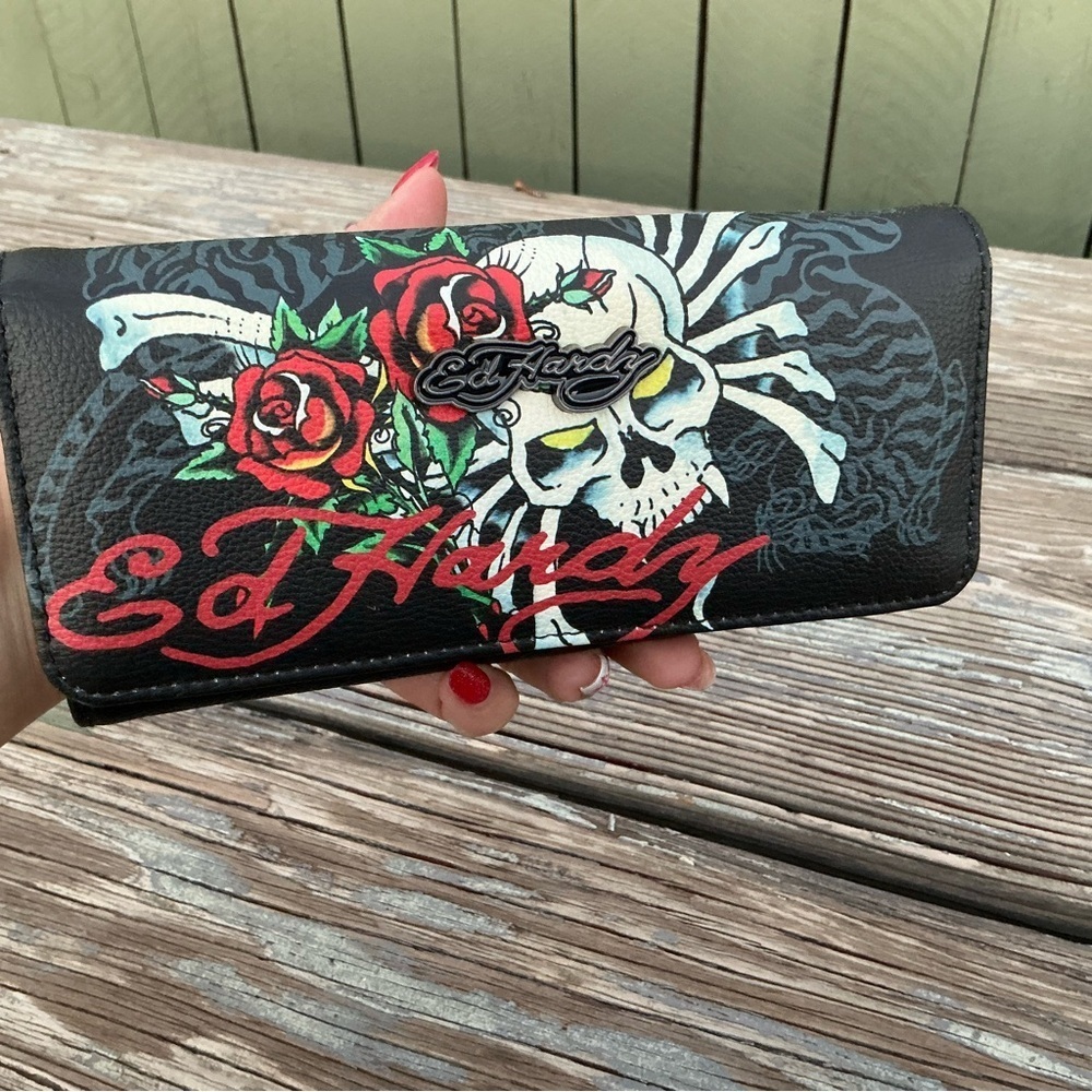 Ed Hardy Tattoo Skull & Roses Multicolor Women’s Zip Around Wallet Wristlet New